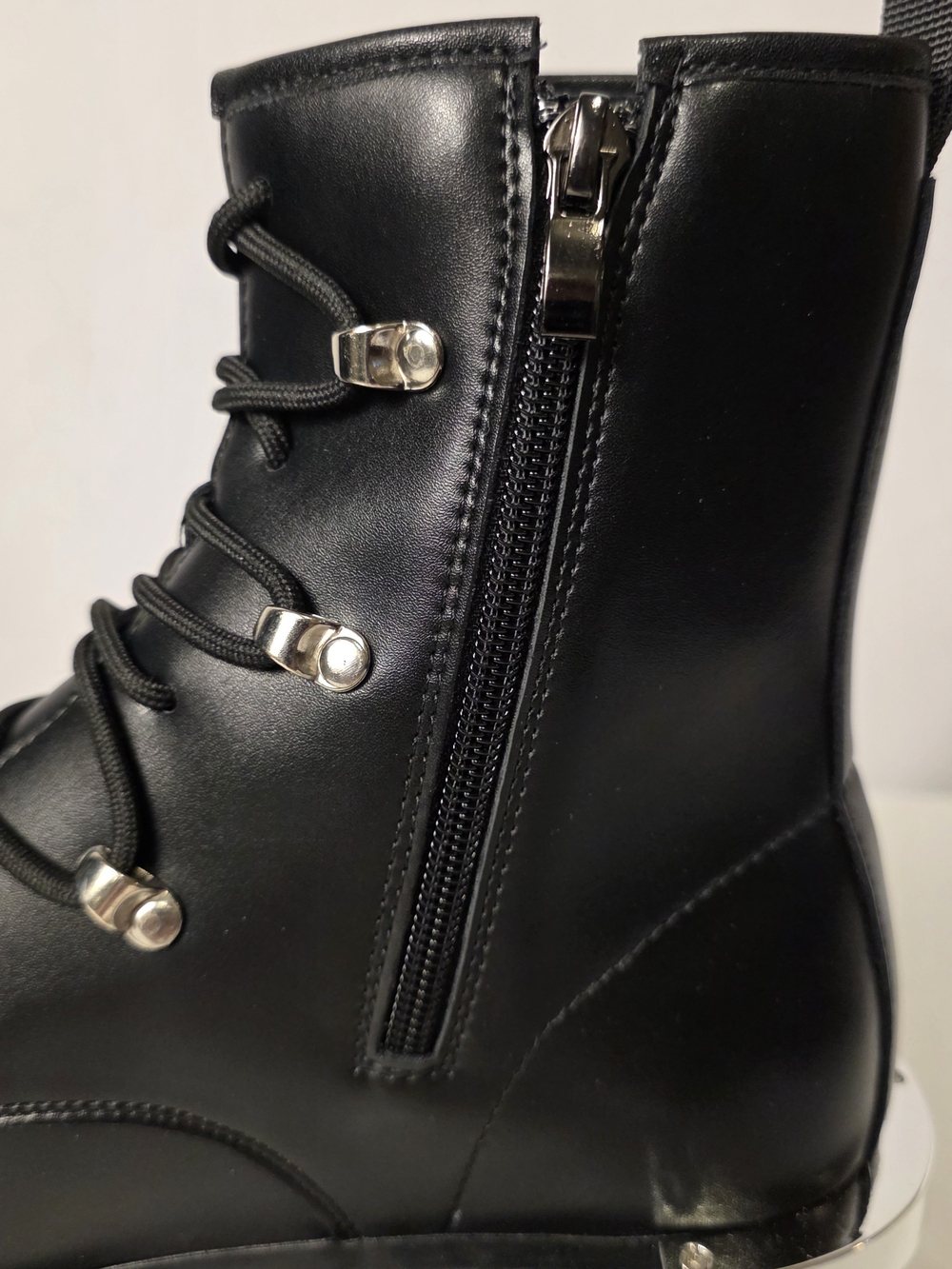Men's Black Combat Biker Boot With Chrome Accent Size 11 Unbranded - Picture 12 of 16